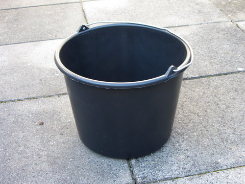 construction bucket with flat bottom